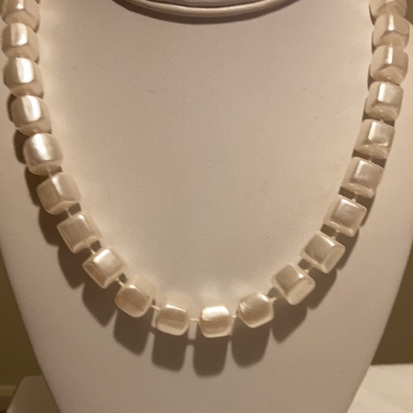 Square pearly bead necklace, 18” - Picture 2 of 3